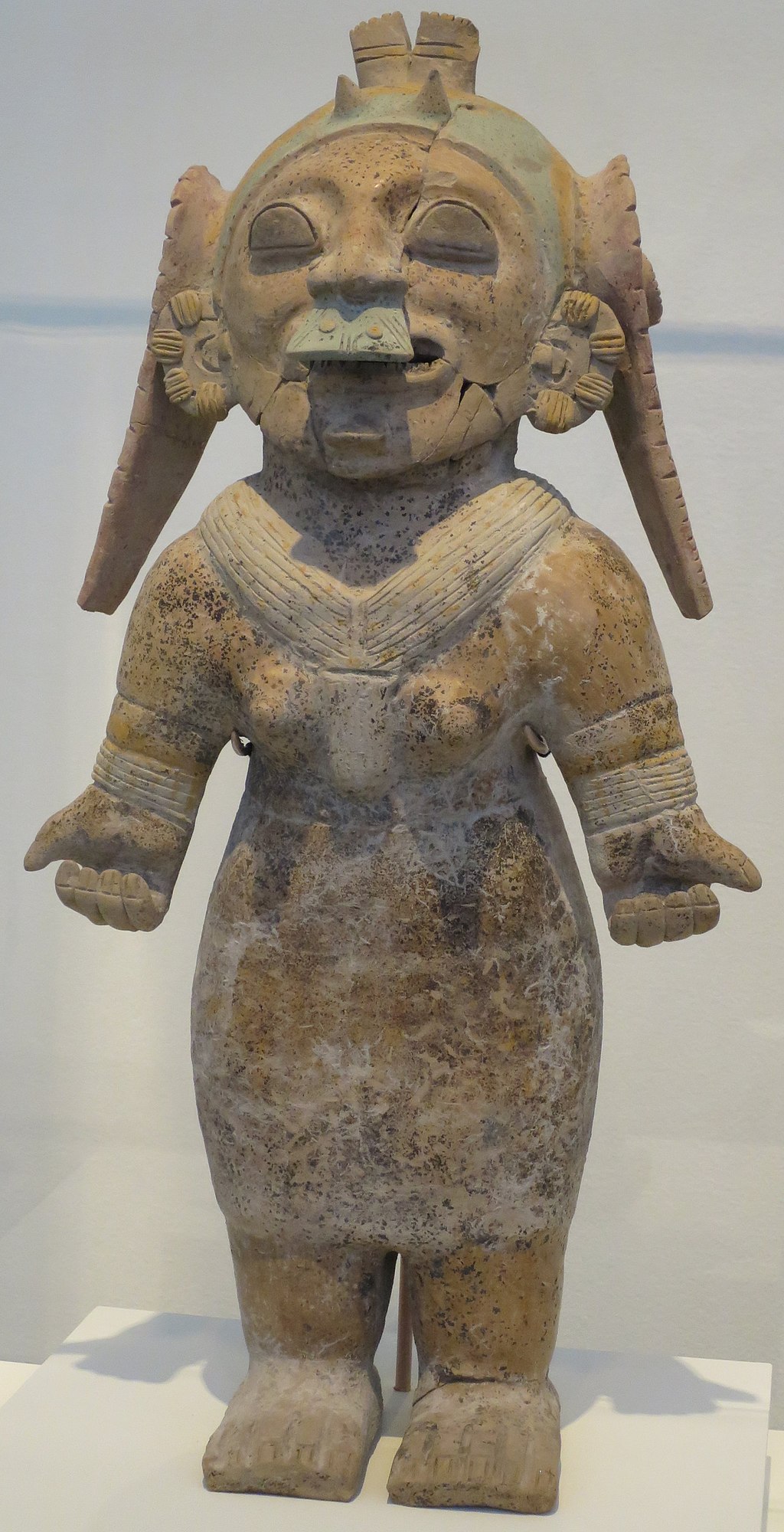 Female Figure, Ecuador, Jama-Coaque Culture (c. 300 BCE - 300 CE), terracotta with traces of pigment, Honolu Academy of Arts (Hiart, CC0, via Wikimedia Commons)